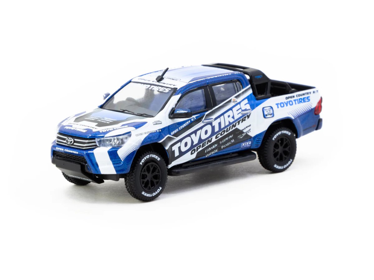 2025 Toyota Hilux Toyo Tires: No package: Image 2