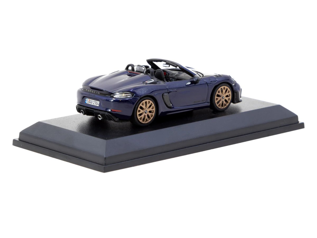 2025 Porsche 718 Spyder RS Gentian Blue Metallic: No package: Image 3