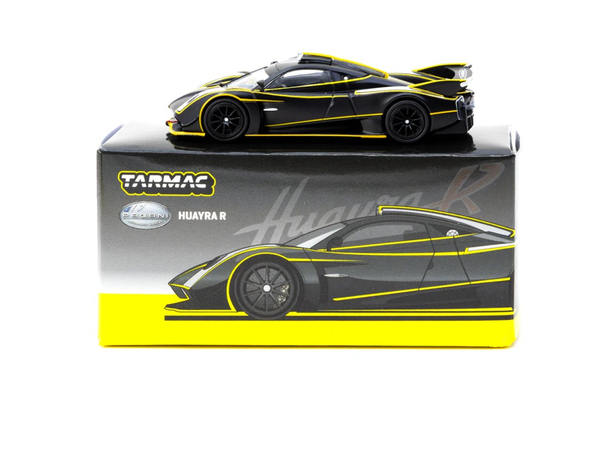 2025 Pagani Huayra R Matt Black / Silver: No package: Image 4