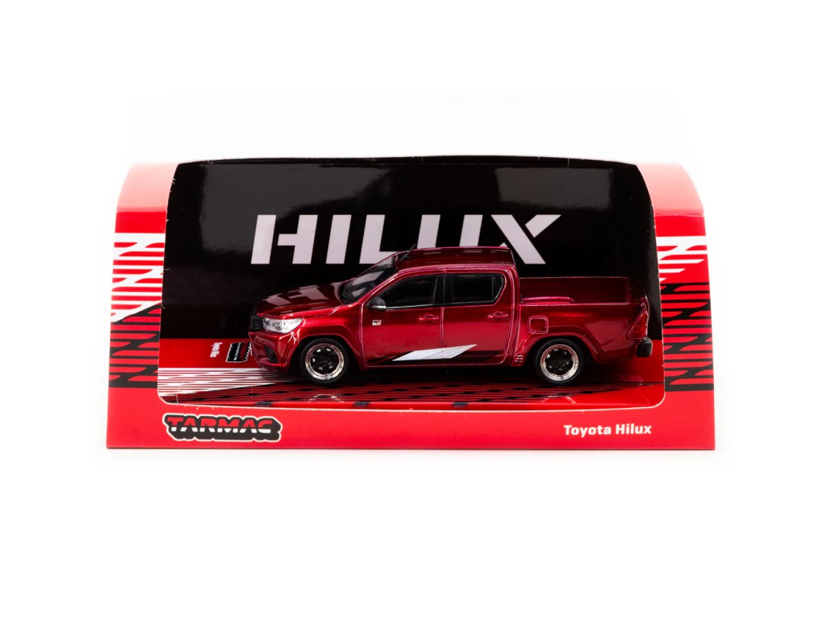 2024 Toyota Hilux Red: No package: Image 3