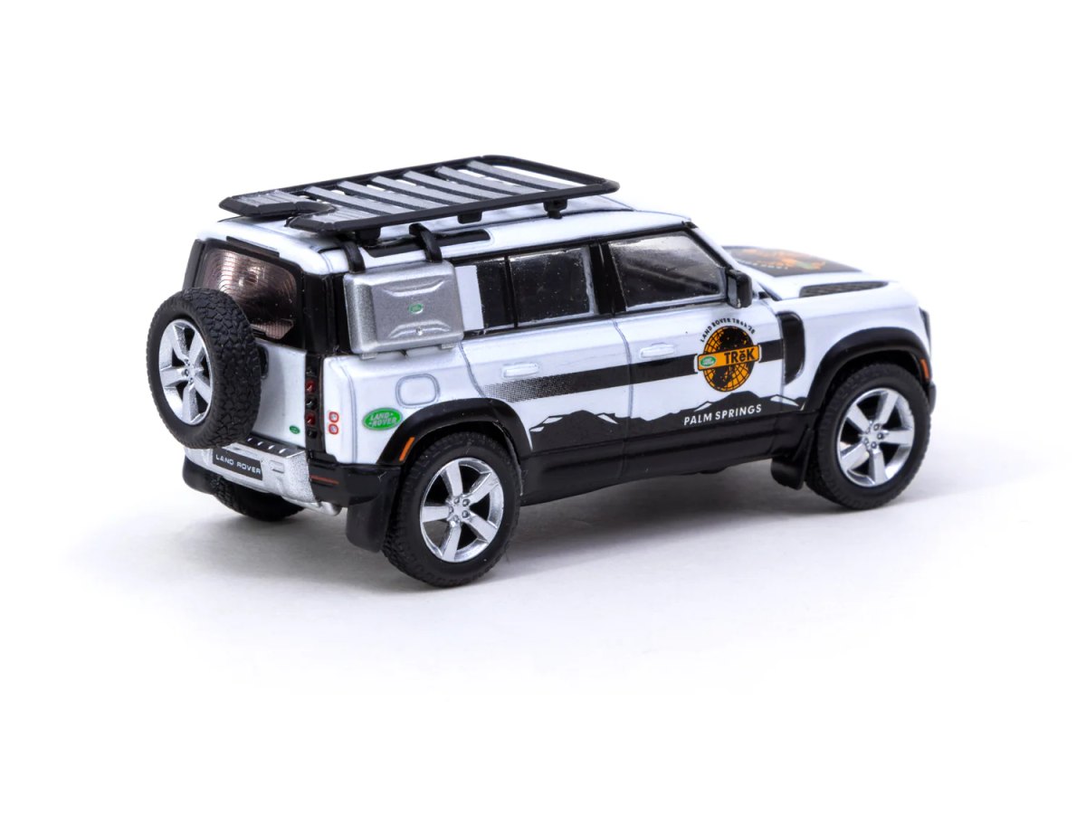 2022 Land Rover Defender 110 TRēK Edition: No package: Image 2