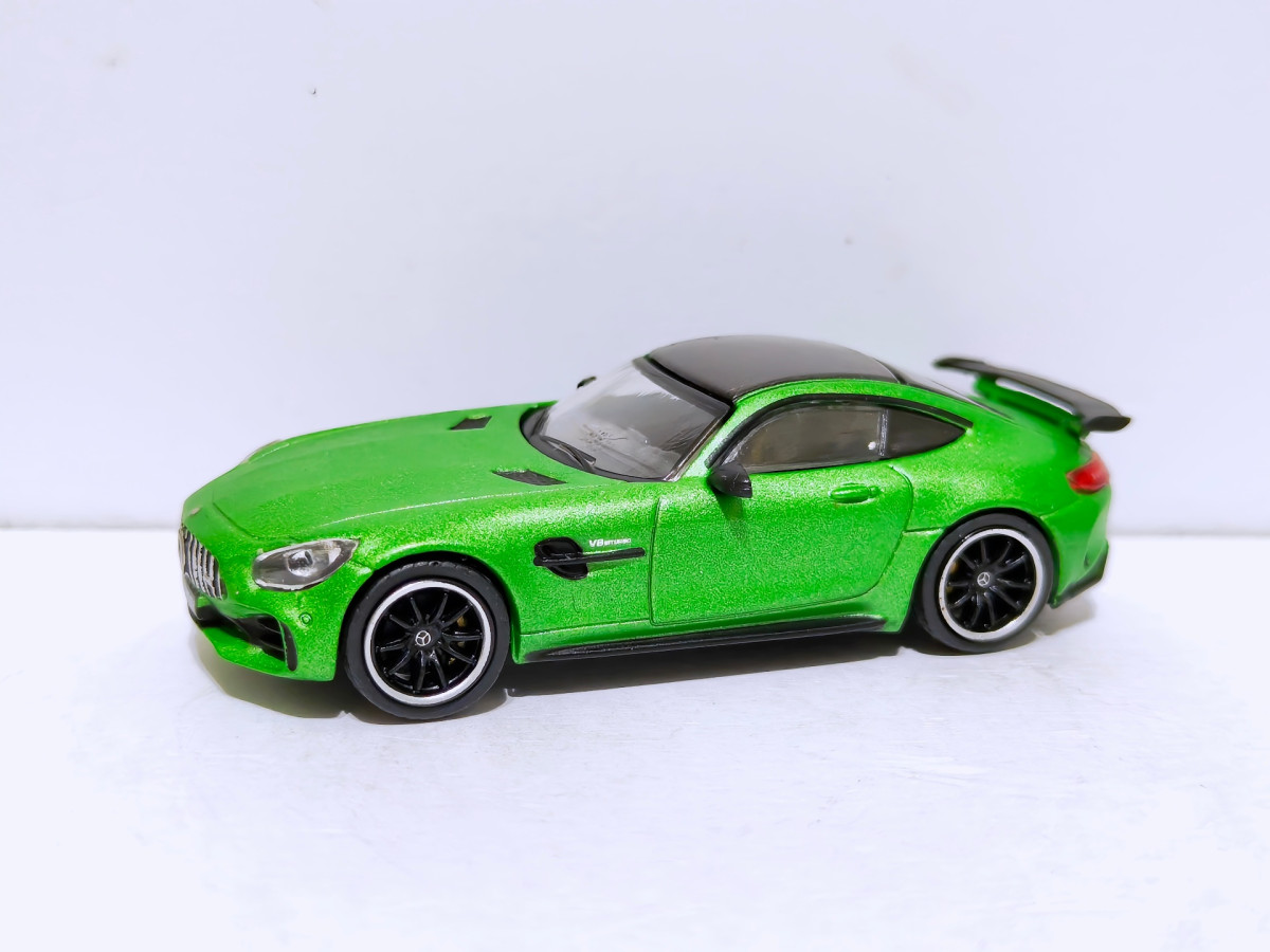 2017 Mercedes-AMG GTR Green: No Package: Image 2