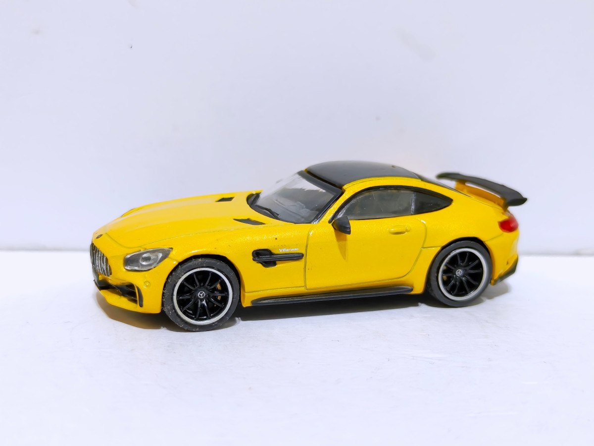 2017 Mercedes-AMG GTR: No Package: Image 2