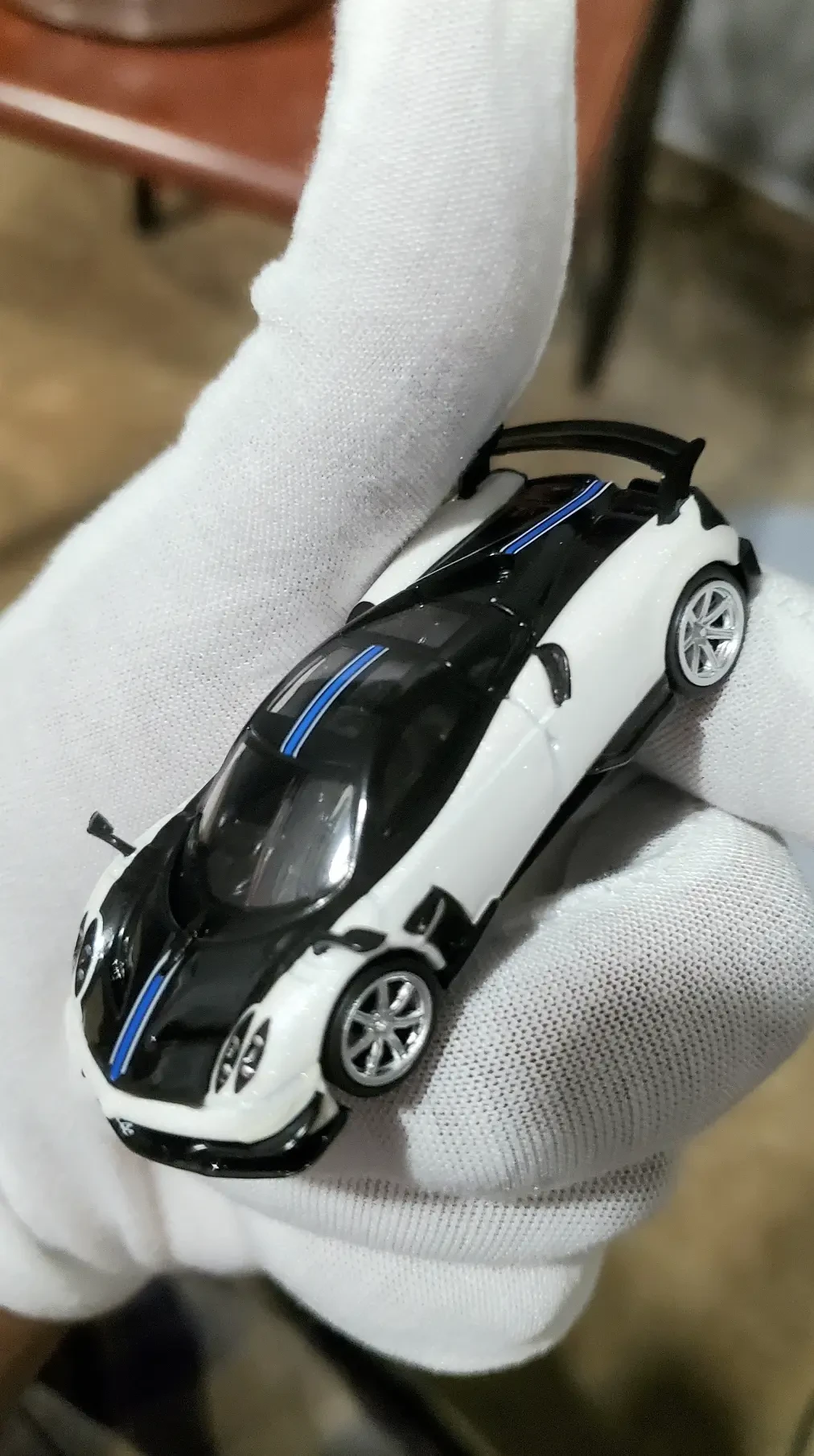 Pagani Huayra BC White: Box: Image 2