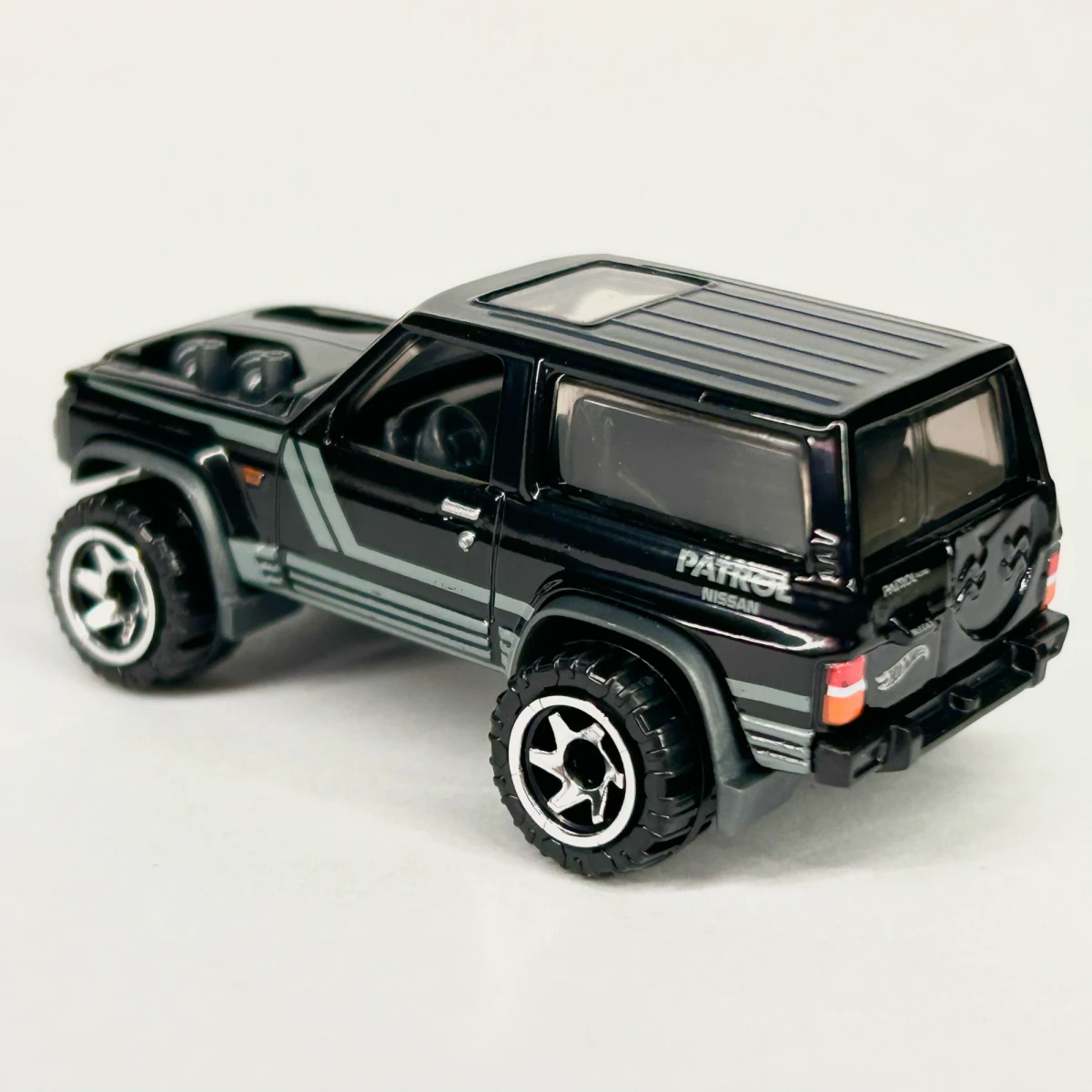 2026 Nissan Patrol Custom Black: No Package: Image 6