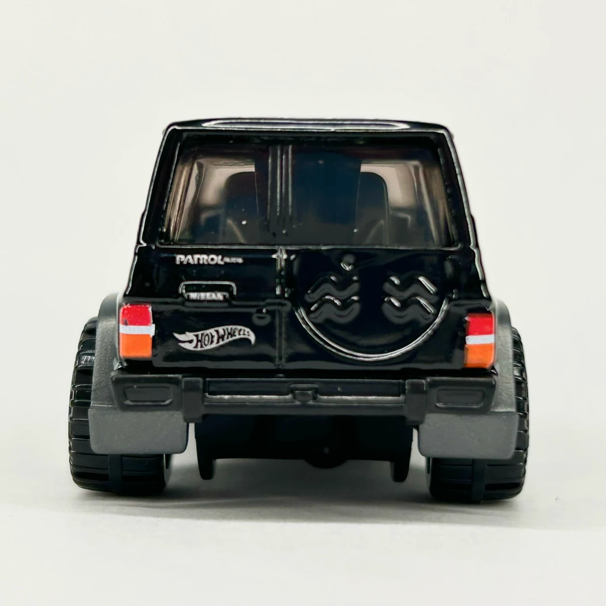 2026 Nissan Patrol Custom Black: No Package: Image 5