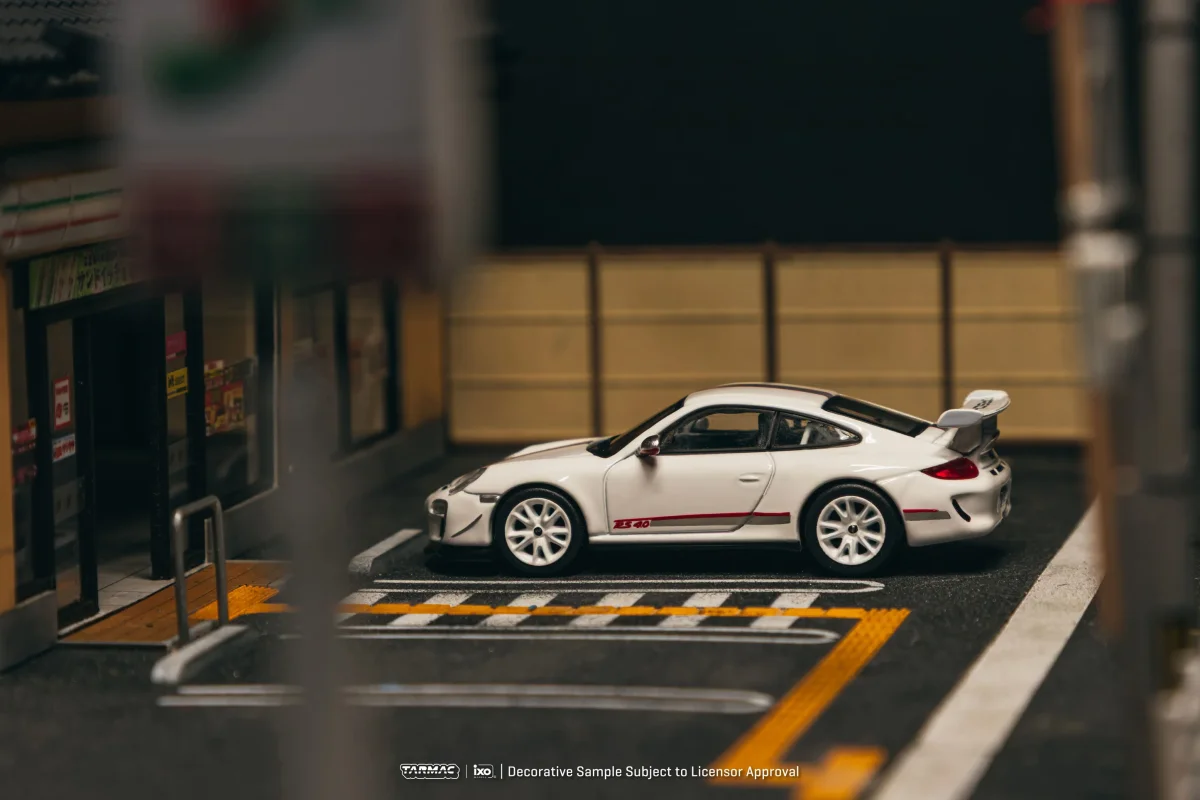 2026 Porsche 911 GT3 RS 4.0 (997.2) White: Image 3