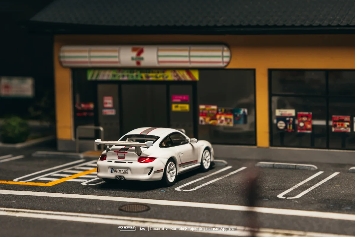 2026 Porsche 911 GT3 RS 4.0 (997.2) White: Image 4