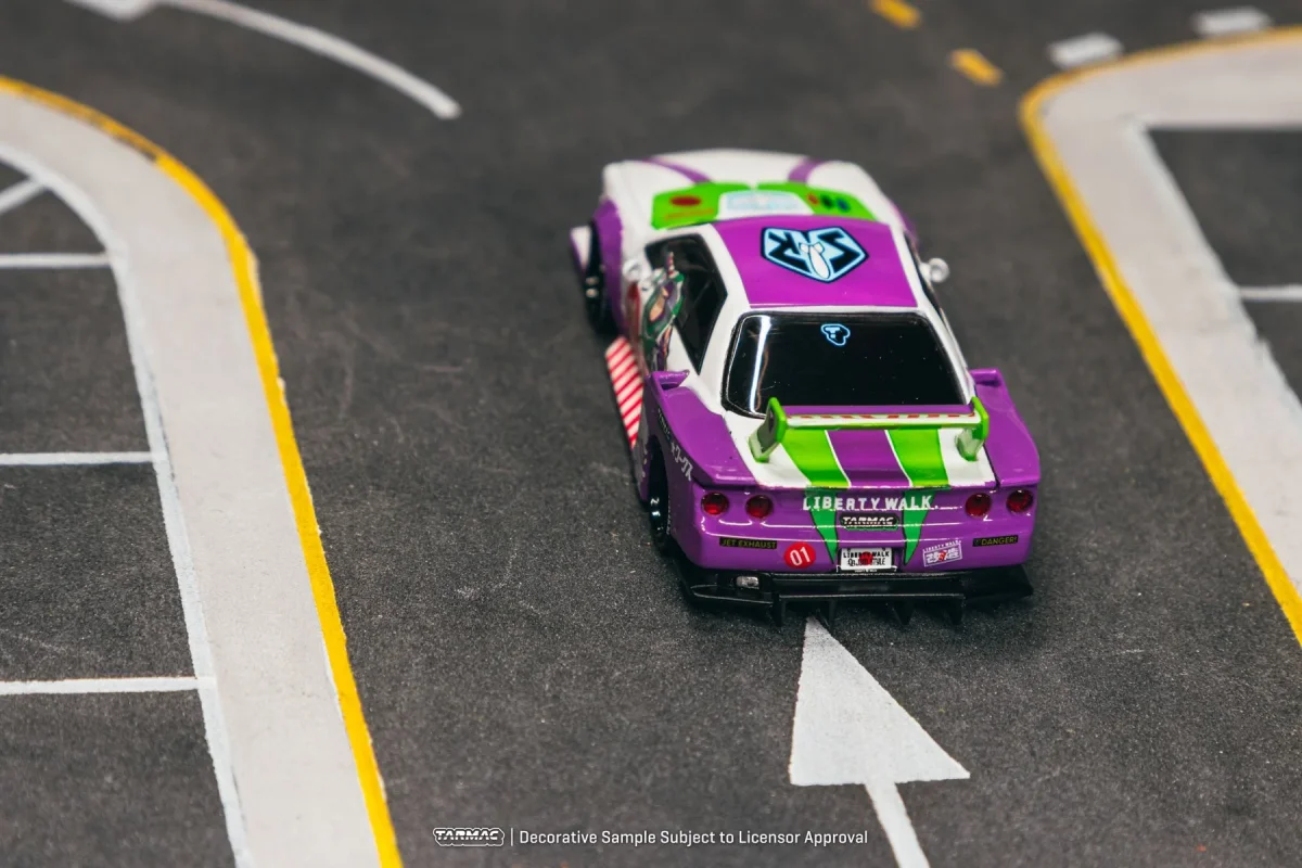 2026 LB-KAIDO WORKS R32 Nissan Skyline Buzz Lightyear White: Image 4