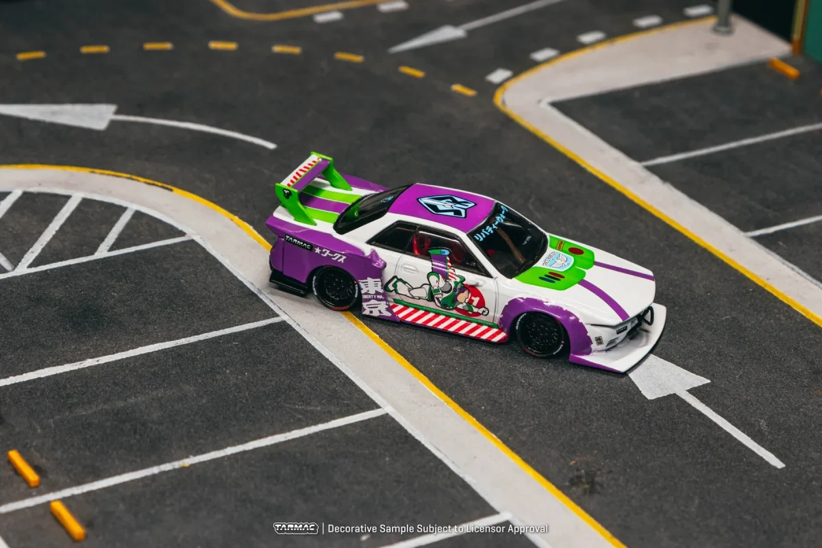 2026 LB-KAIDO WORKS R32 Nissan Skyline Buzz Lightyear White: Image 2