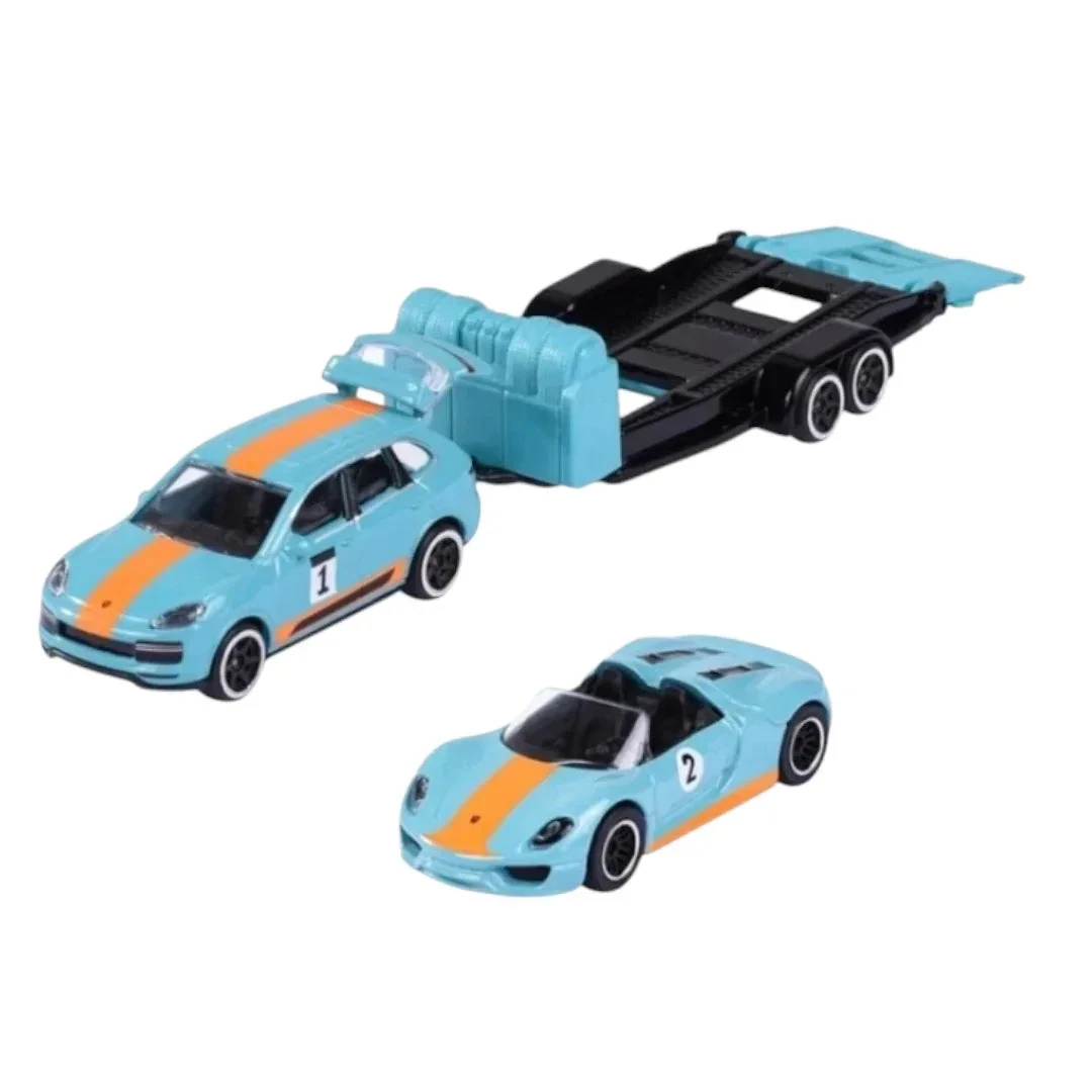 2025 Porsche Cayenne Trubo S E-Hybrid + Porsche 918 Spyder Blue: Image 2