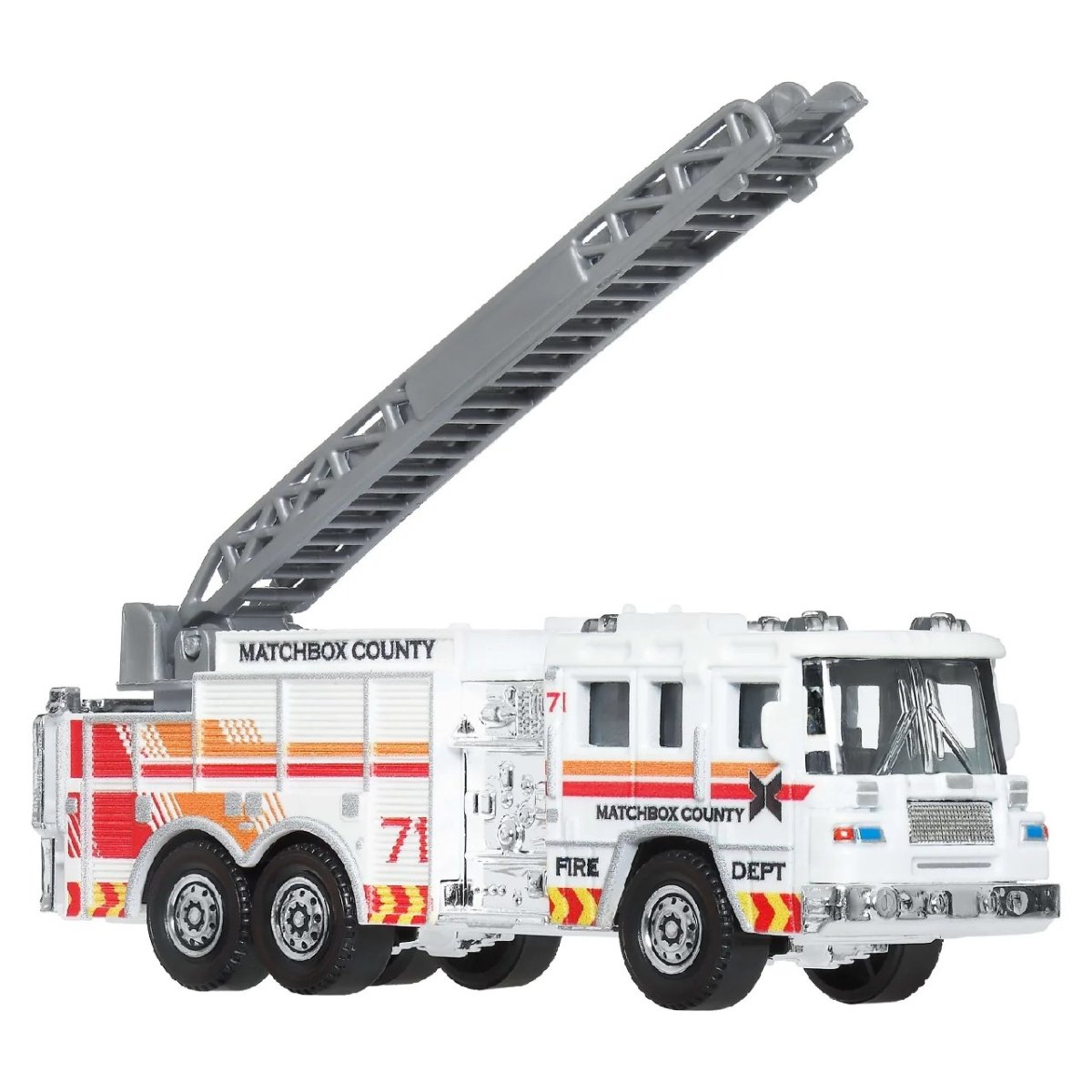 2026 Pierce Quantum Aerial Ladder Truck White: Image 3