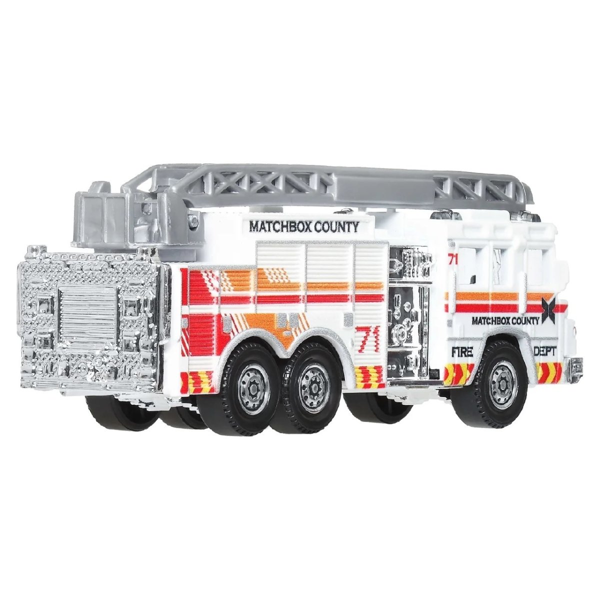 2026 Pierce Quantum Aerial Ladder Truck White: Image 4