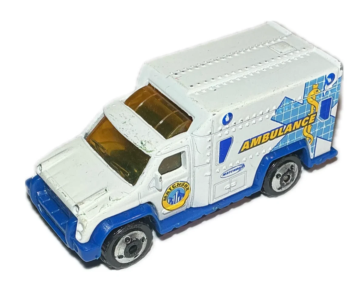 2002 Ambulance (2000) White: No Package: Image 2