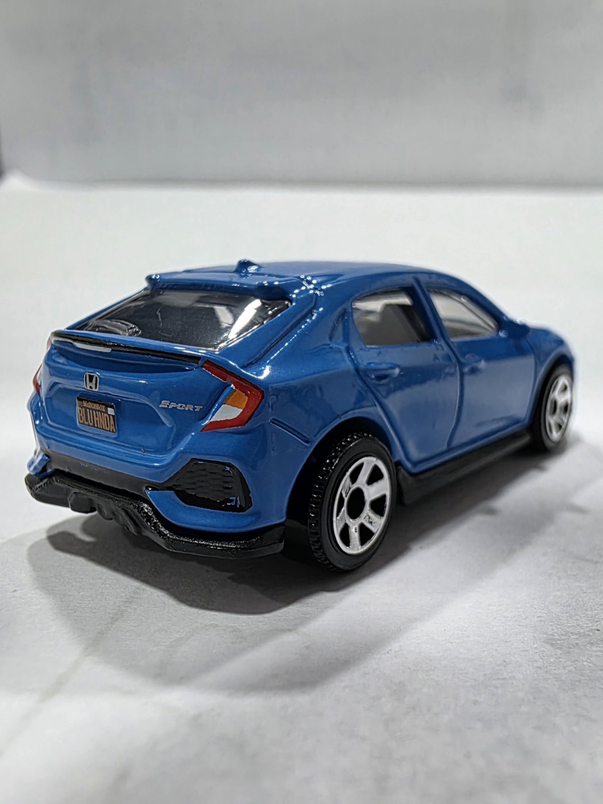 2026 2017 Honda Civic Hatchback Blue: Image 2