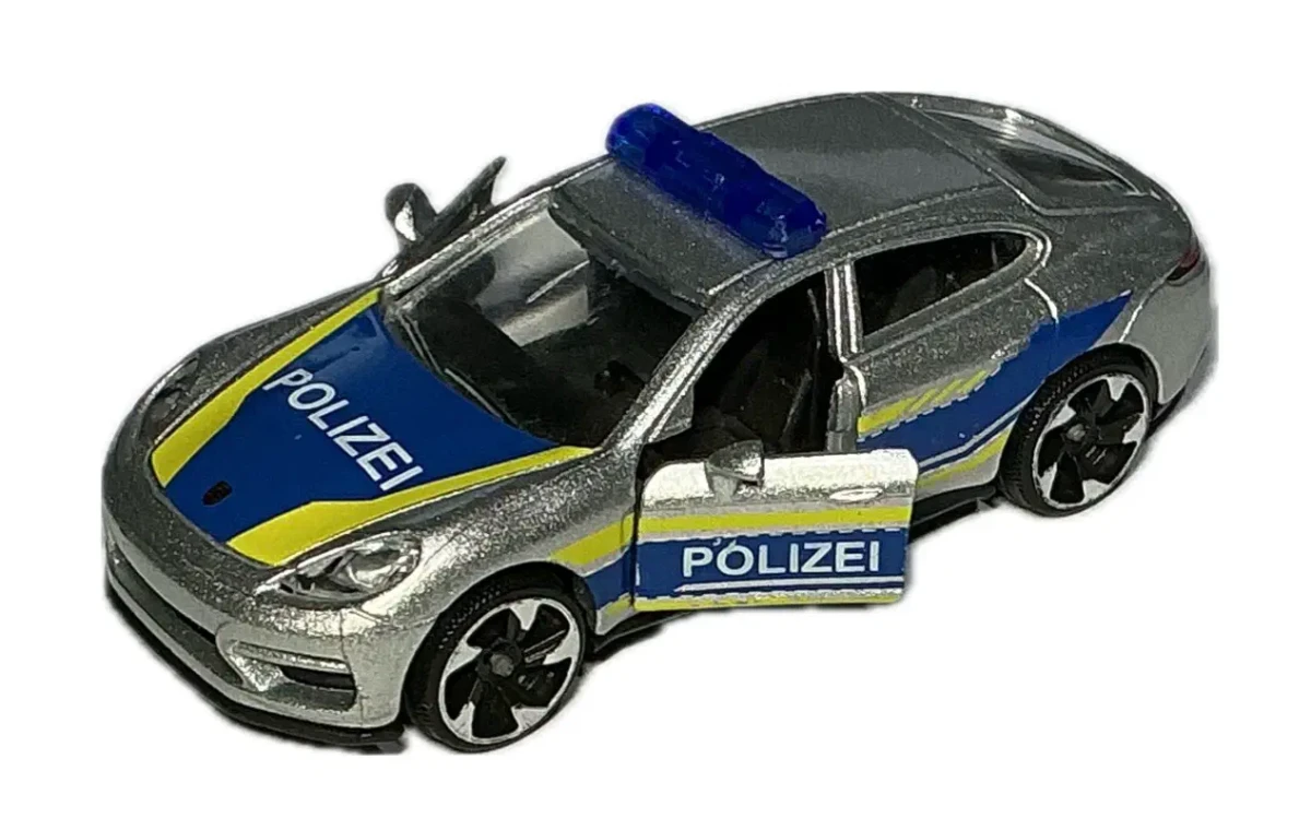 2025 Porsche Panamera Turbo Silver: No Package: Image 2