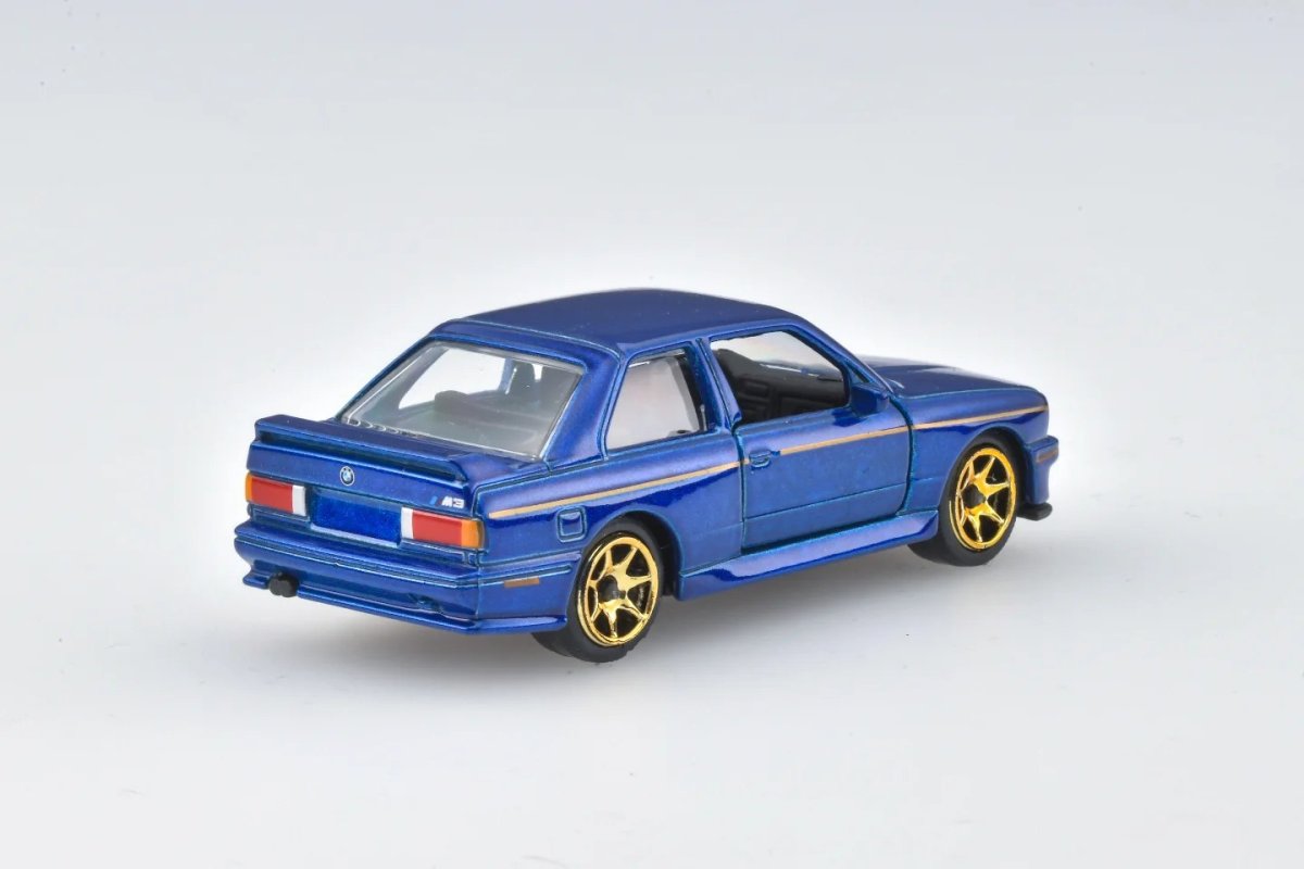 2026 BMW M3 Blue: Image 3