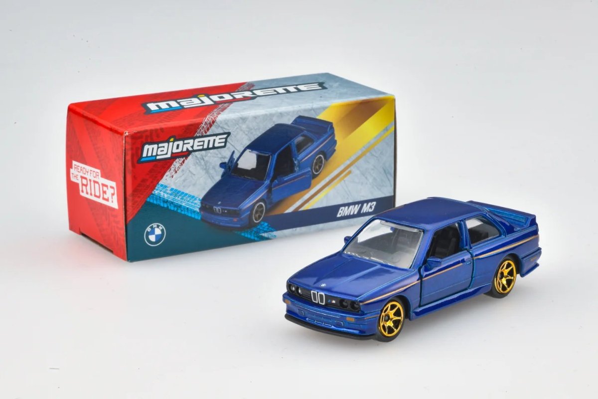 2026 BMW M3 Blue: Image 2