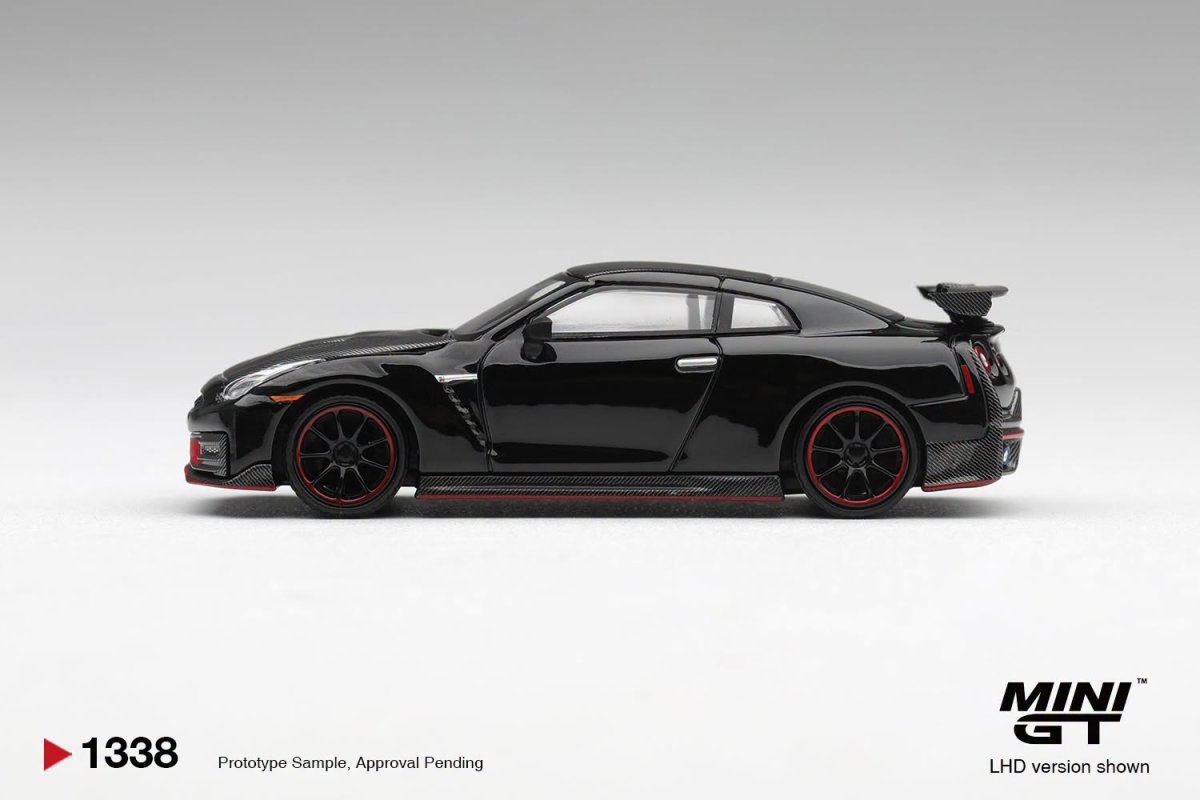 2026 Nissan GT-R Nismo 2024 Black: Image 2