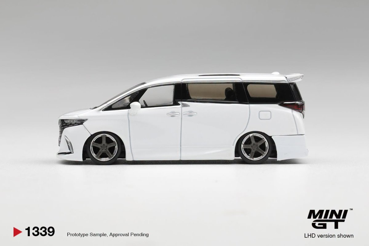 2026 Toyota Alphard 40 KUHL White: Image 2