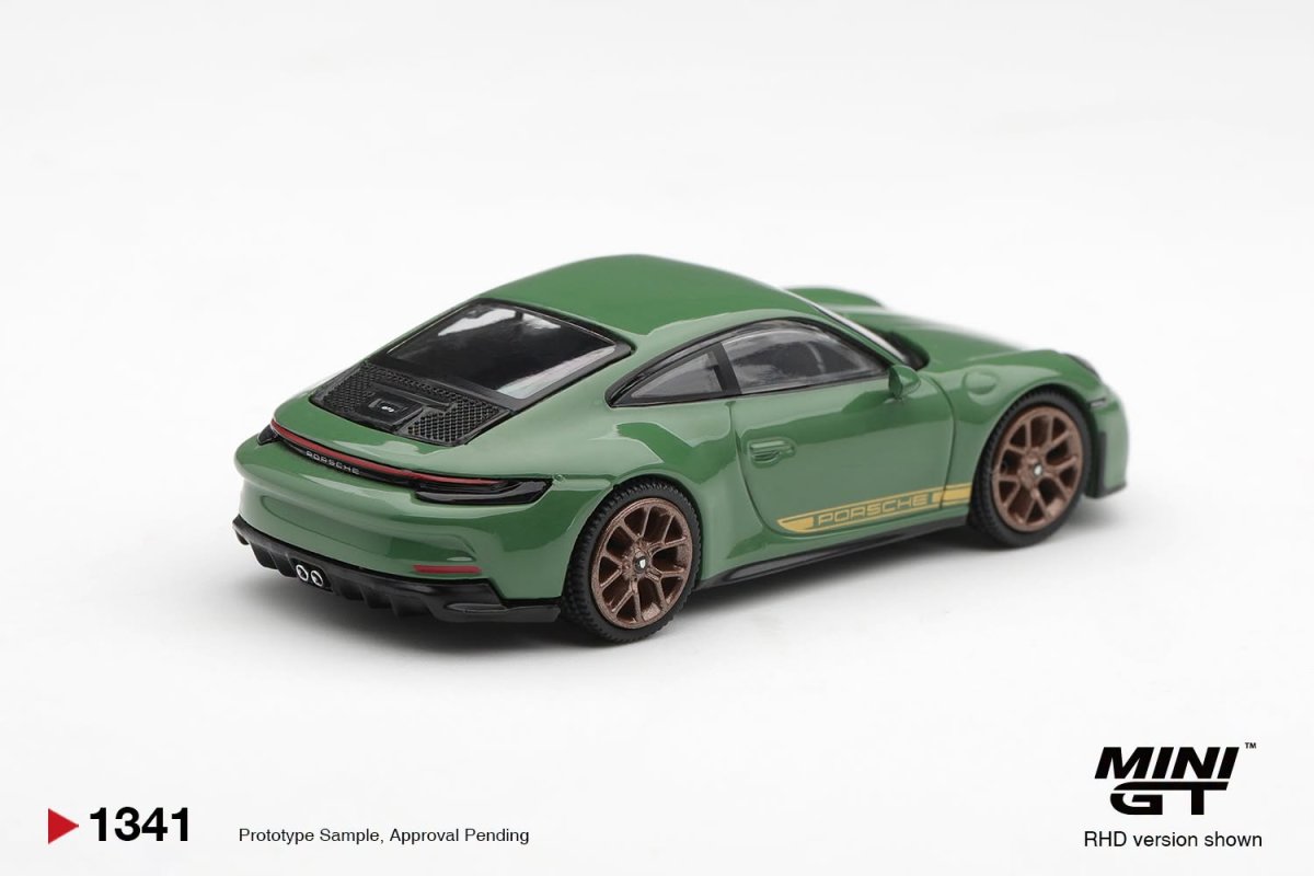 2026 Porsche 911 (992) GT3 Touring Auratium Green Green: Image 3