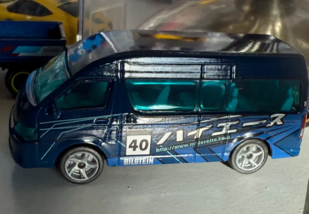 2023 Toyota Hiace Blue: Image 2