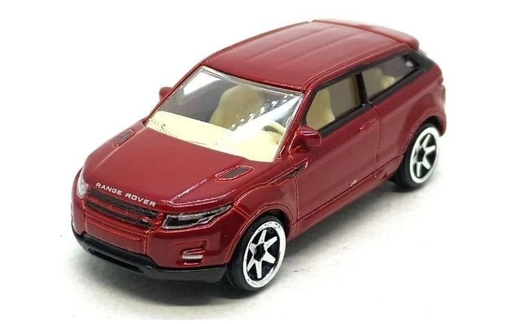 2024 Range Rover Evoque Red: Image 2