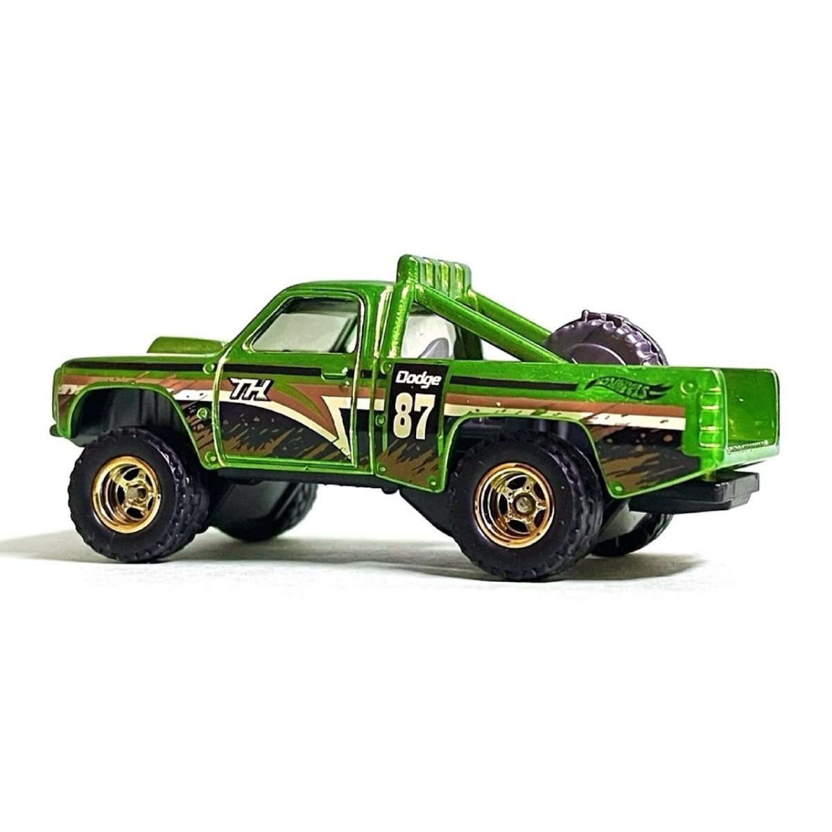2027 87 Dodge D100 Green: Image 2
