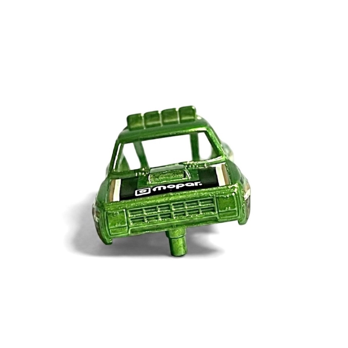 2027 87 Dodge D100 Green: Image 3