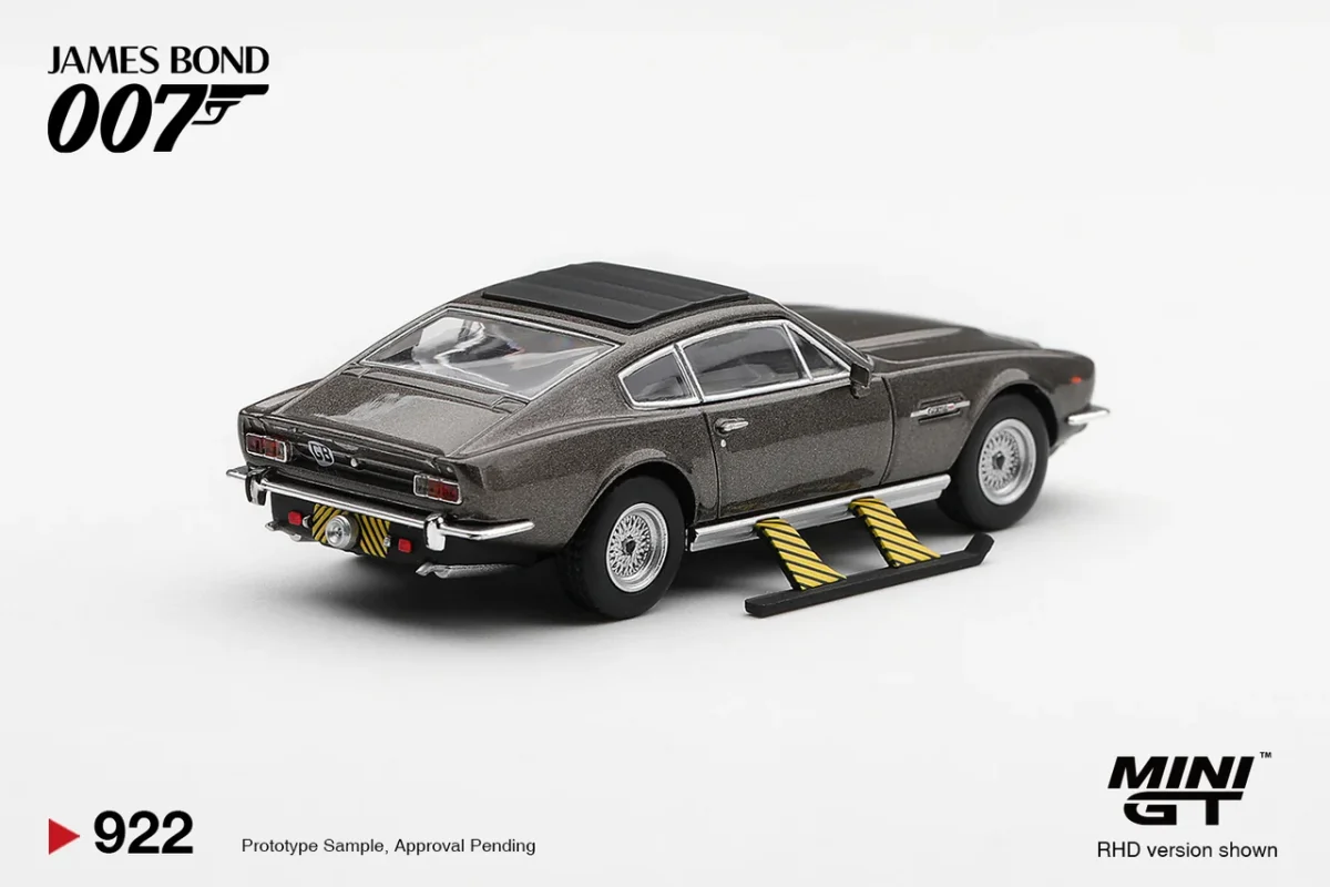 2026 Aston Martin V8 Vantage "The Living Daylights" Weapons On Silver: Image 4