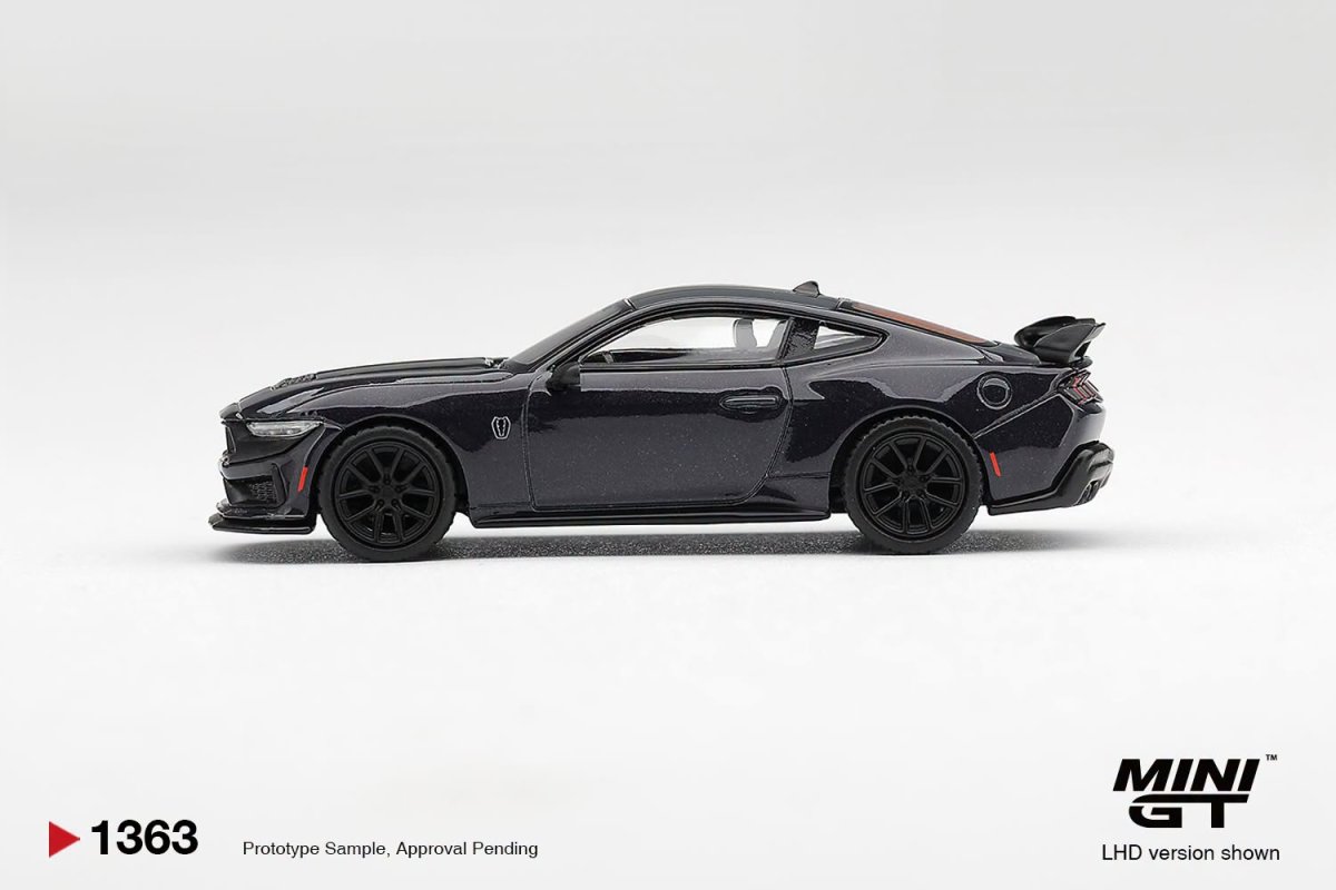 2026 Ford Mustang Dark Horse Blue: Image 2