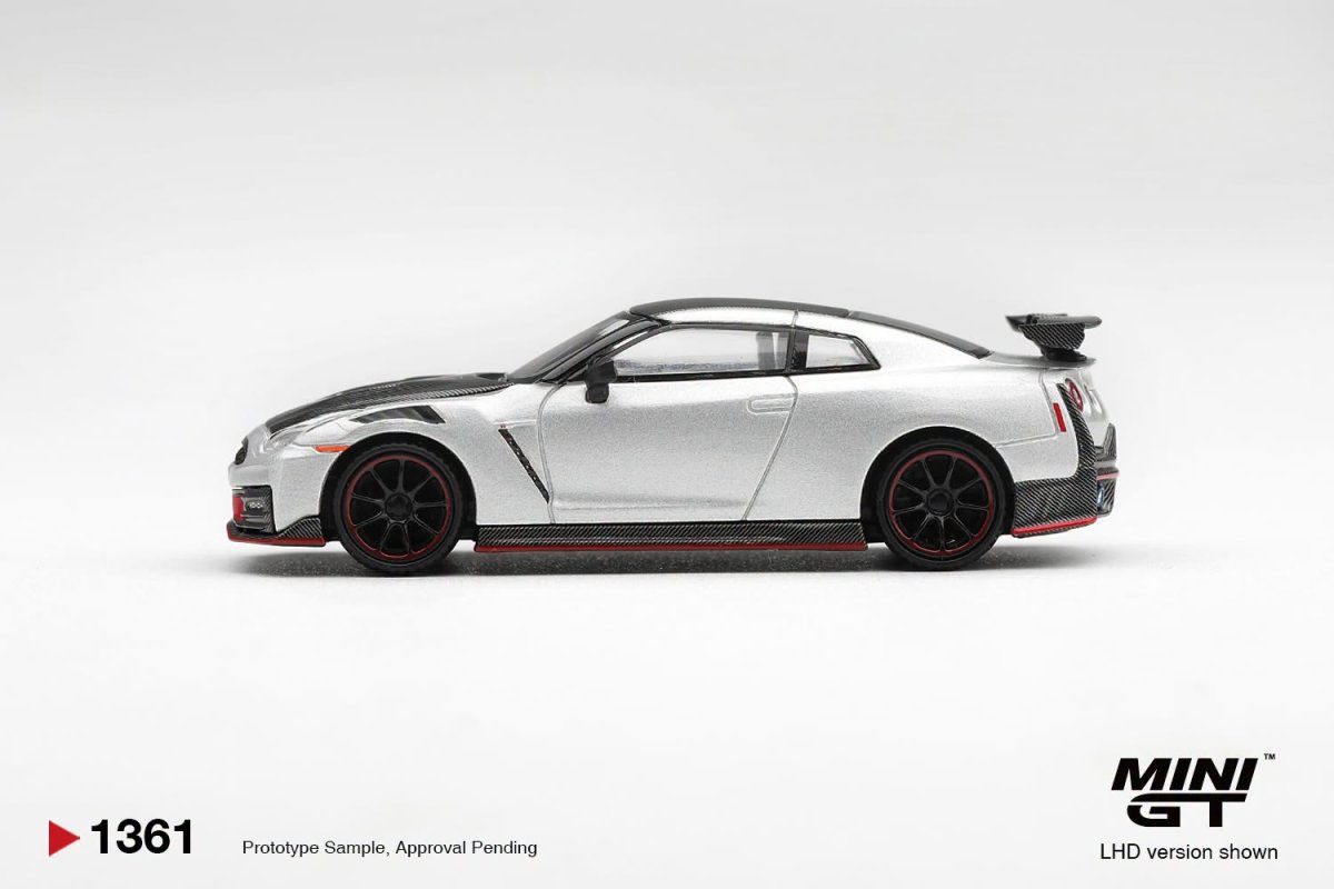 2026 Nissan GT-R Nismo 2024 Silver: Image 2