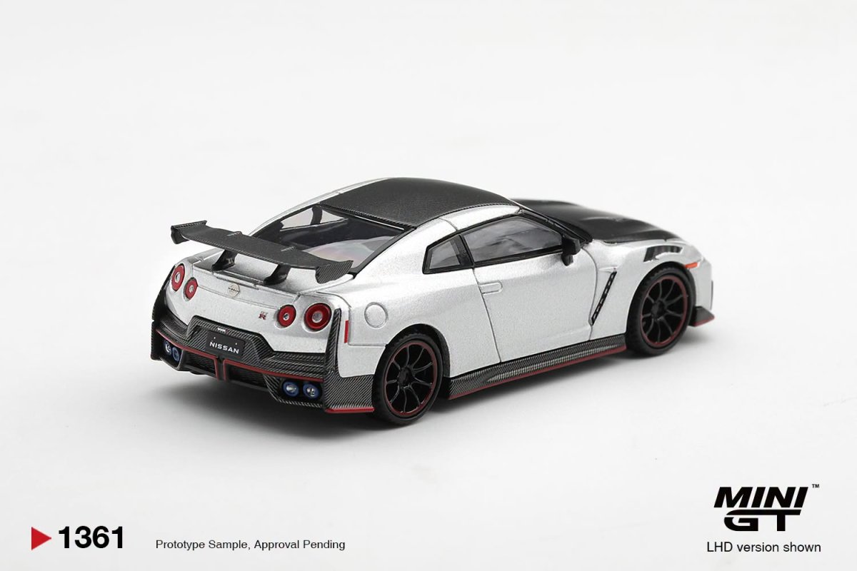 2026 Nissan GT-R Nismo 2024 Silver: Image 3