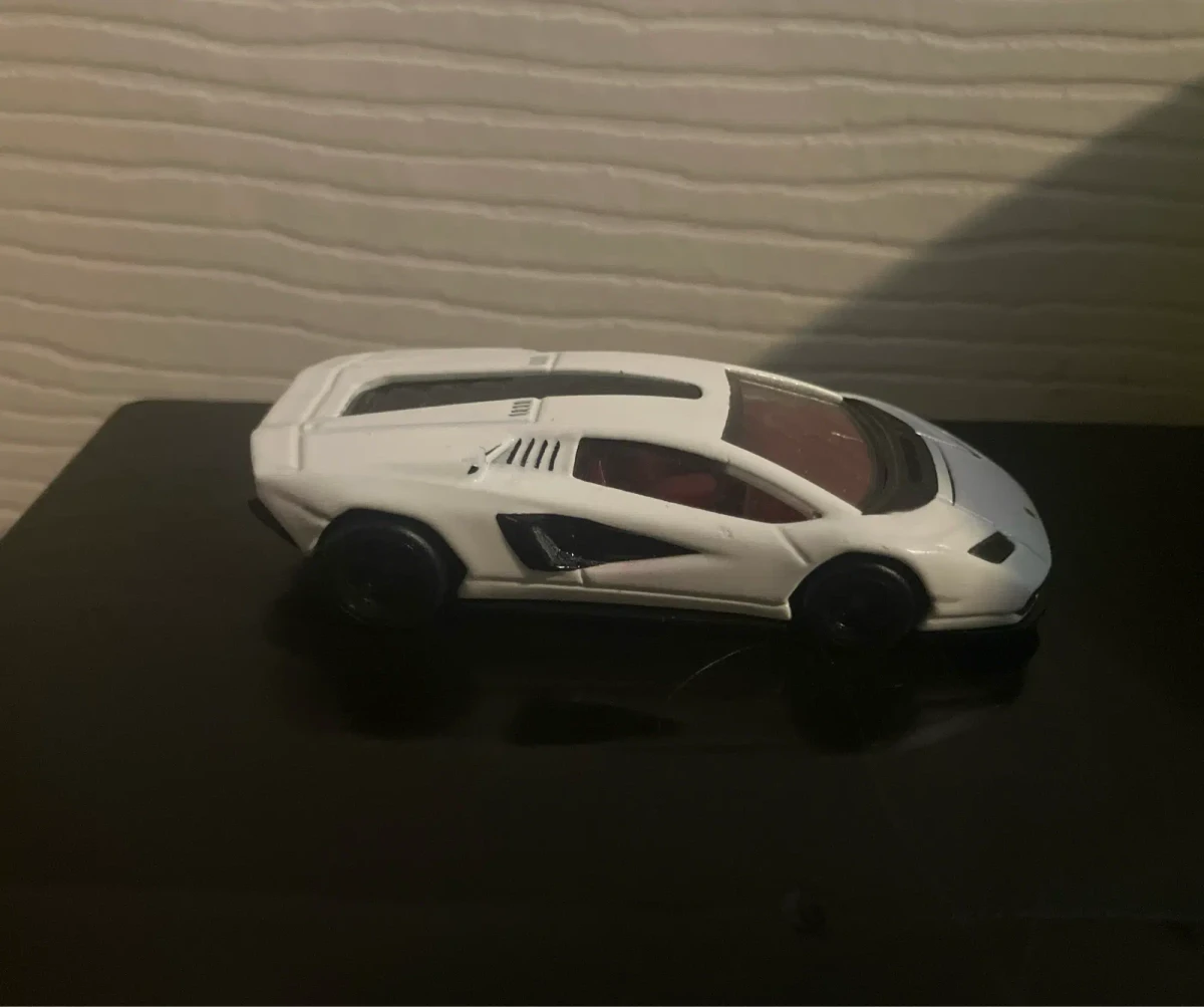 2023 Lamborghini Countach LPI 800-4 White: Image 2