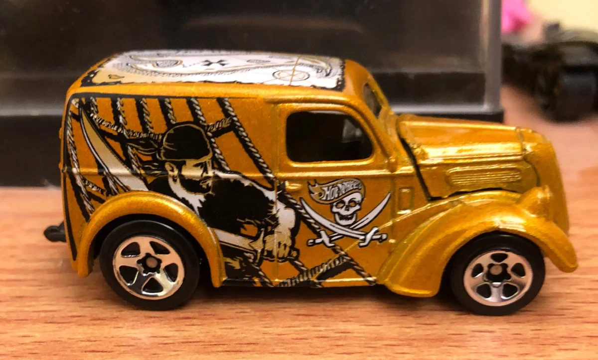 2003 Anglia Panel Gold: Image 2