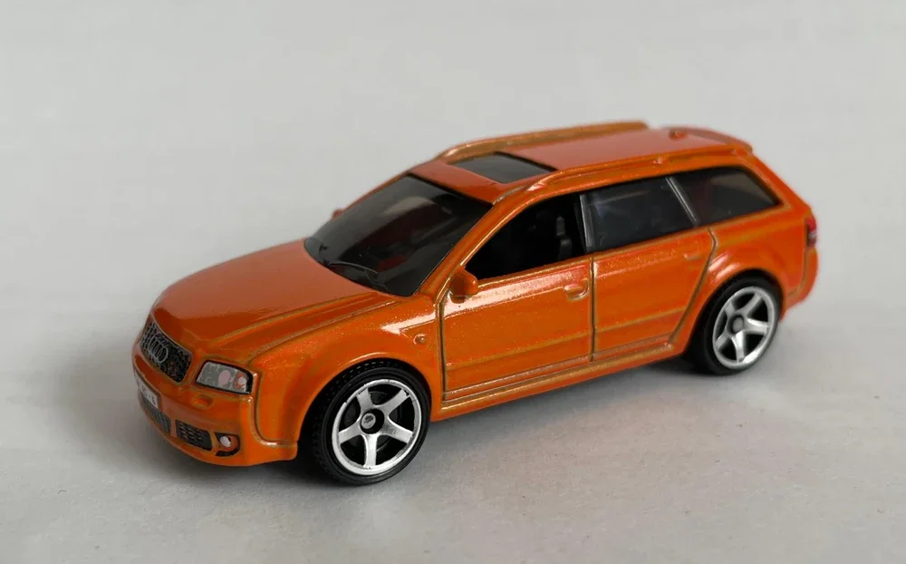 2025 02 Audi RS 6 Avant Orange: Image 3