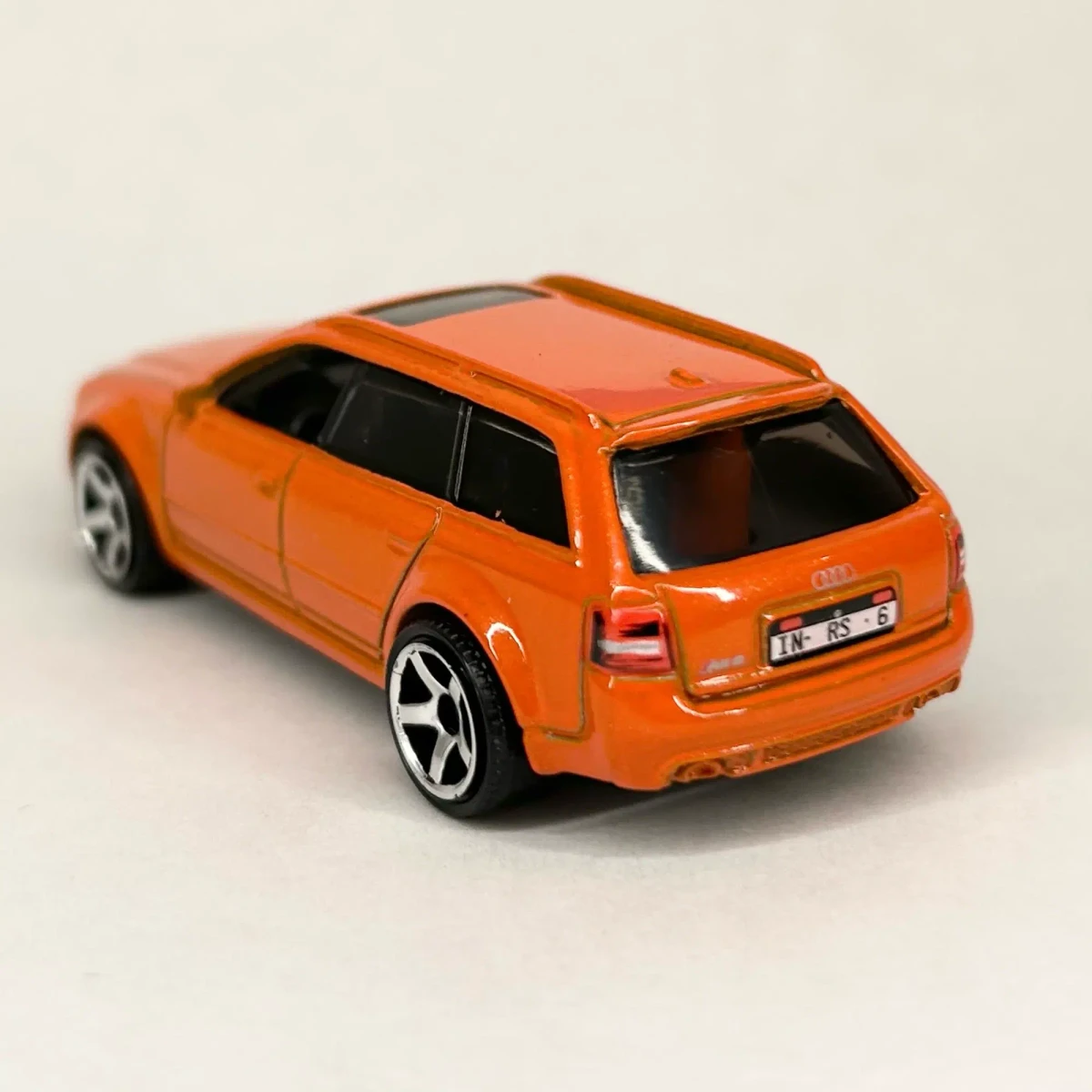 2025 02 Audi RS 6 Avant Orange: No Package: Image 4