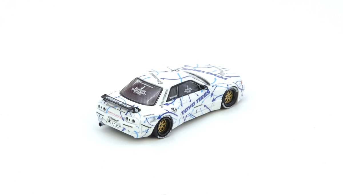 Nissan Skyline GT-R (R32) Pandem – “Toyo Tires”: No package: Image 3
