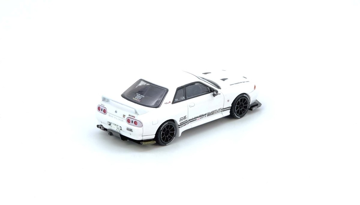 TOP SECRET VR32 GT-R White: No package: Image 2