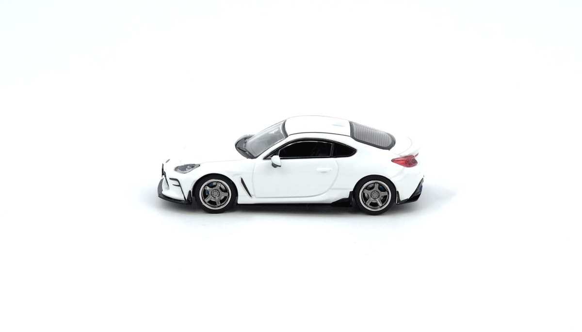 MAX ORIDO X Alpha Rex USA X INNO64 Toyota GR86 “MAX ORIDO” White: No package: Image 3