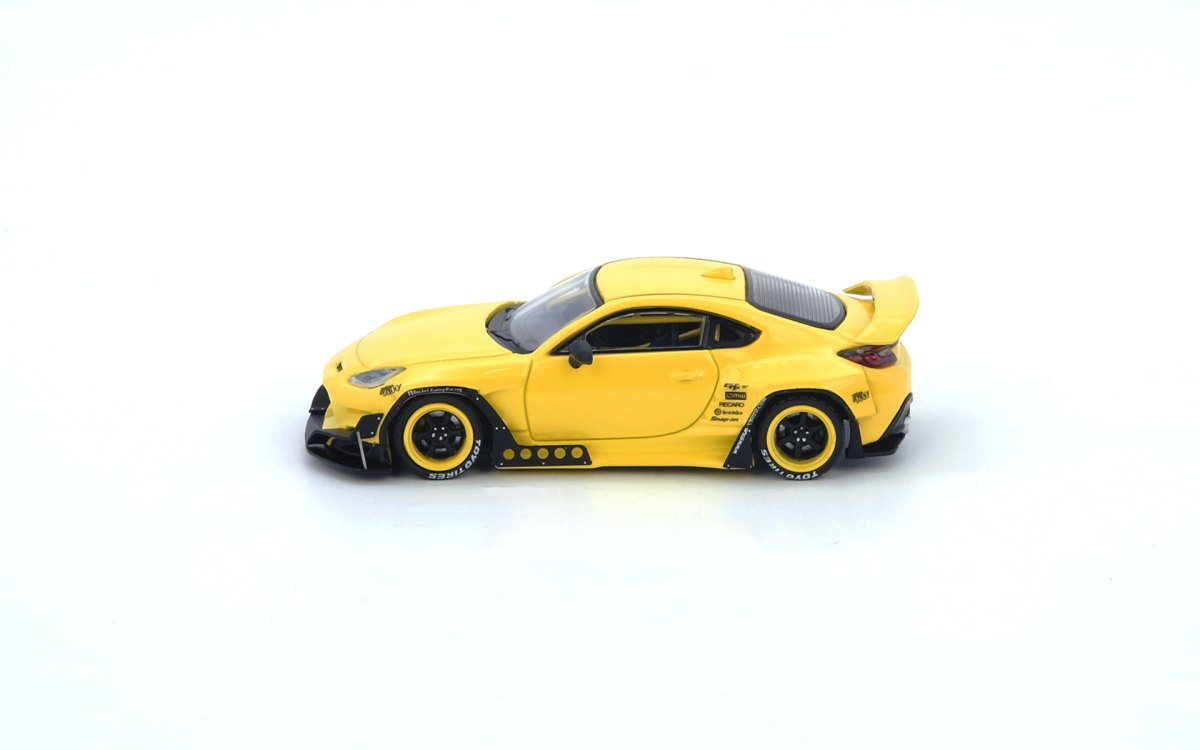 Toyota GR86 “PANDEM” Yellow: No package: Image 3
