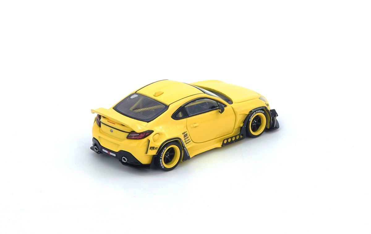 Toyota GR86 “PANDEM” Yellow: No package: Image 2