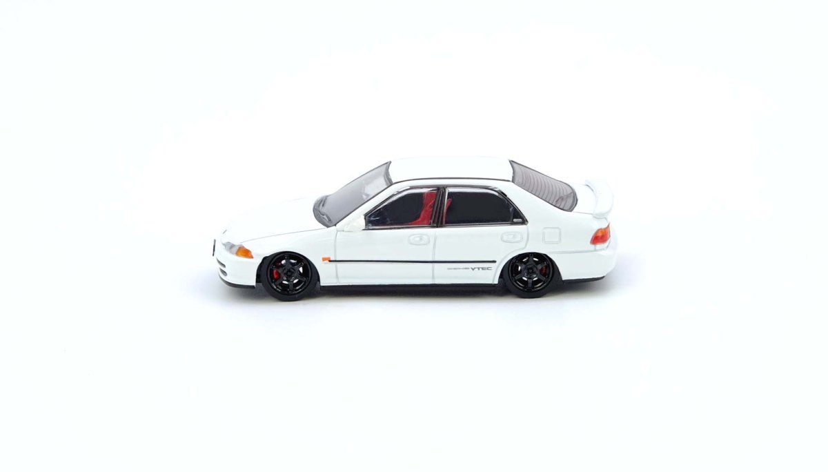 Honda Civic Ferio SiR (EG9) White: No package: Image 3