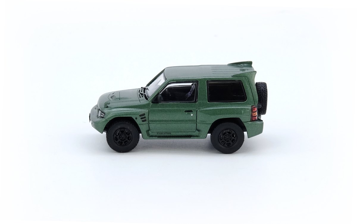 Mitsubishi Pajero Evolution in Satin Green: No package: Image 3