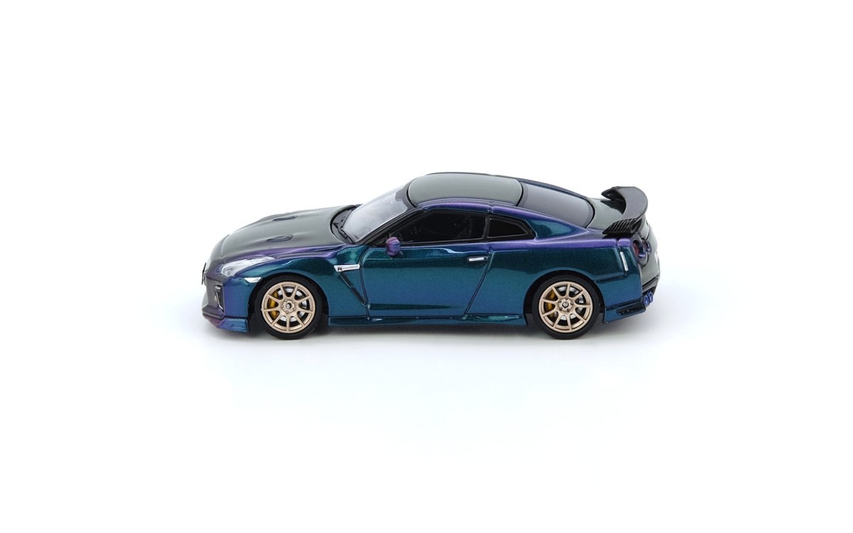 NISSAN GT-R (R35) T-SPEC Midnight Purple: No package: Image 3