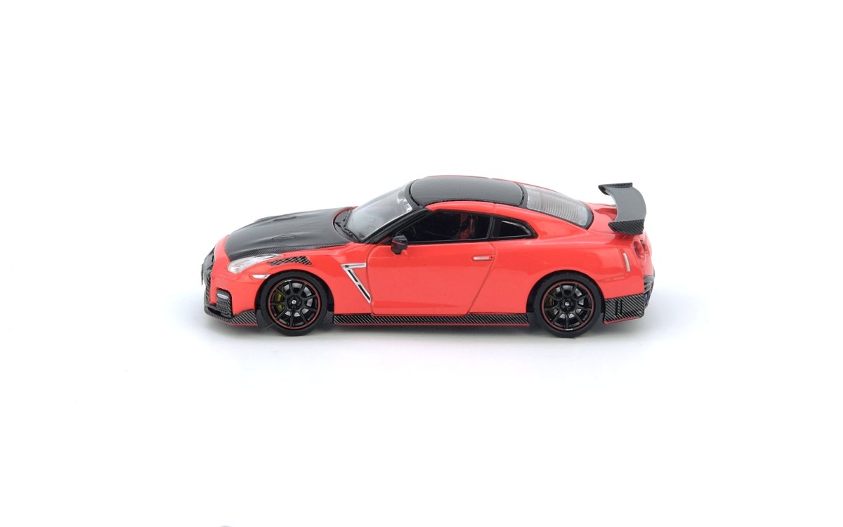 NISSAN GT-R (R35) NISMO Red: No package: Image 3