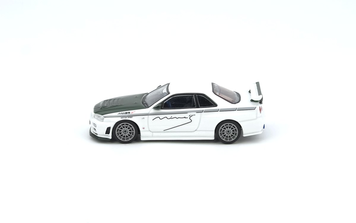 NISSAN SKYLINE GT-R (R34) NISMO R-Tune “MINES” With Green Carbon: No package: Image 3