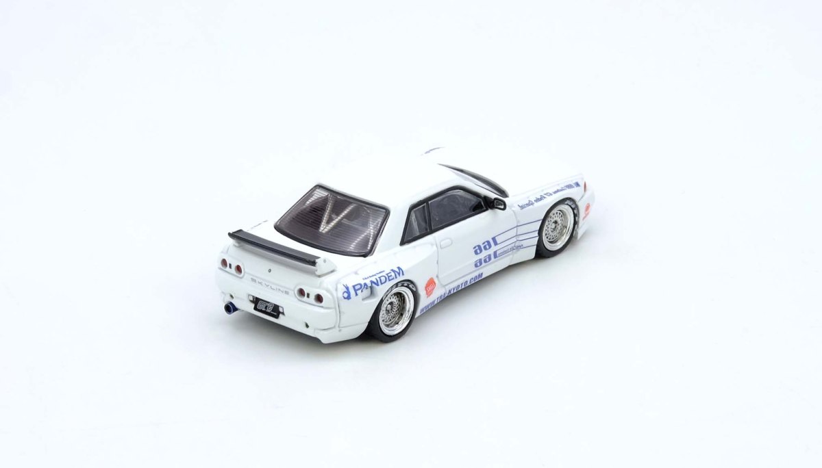 SKYLINE GT-R (R32) PANDEM / ROCKET BUNNY White: No package: Image 2