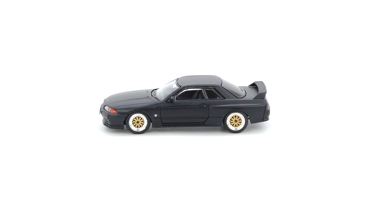 NISSAN SKYLINE GT-R (R32) Matt Black The Diecast Company Special Edition: No package: Image 3