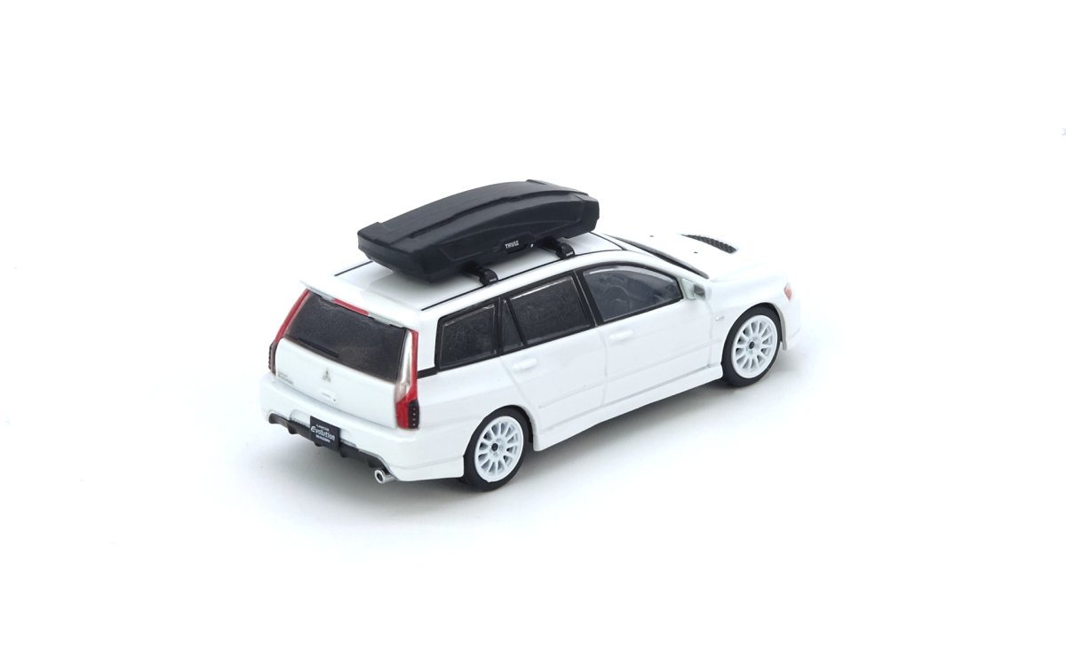 Mitsubishi Lancer Evolution IX Wagon White Pearl: No package: Image 2